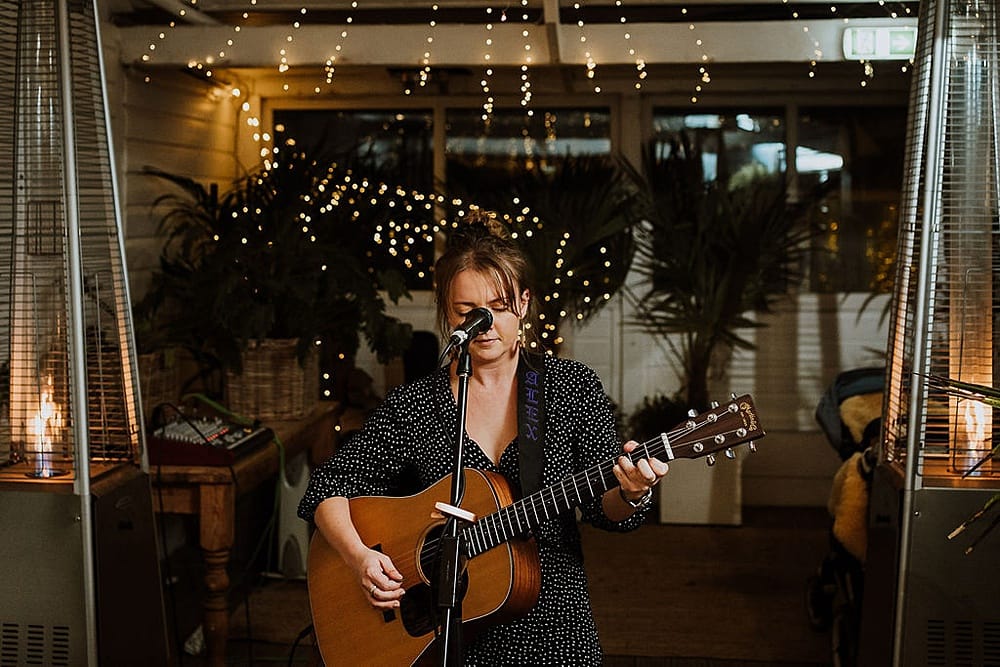 Image by <a class="text-p3" href="https://www.alexapoppeweddingphotography.com" target="_blank">Alexa Poppe Photography</a>.