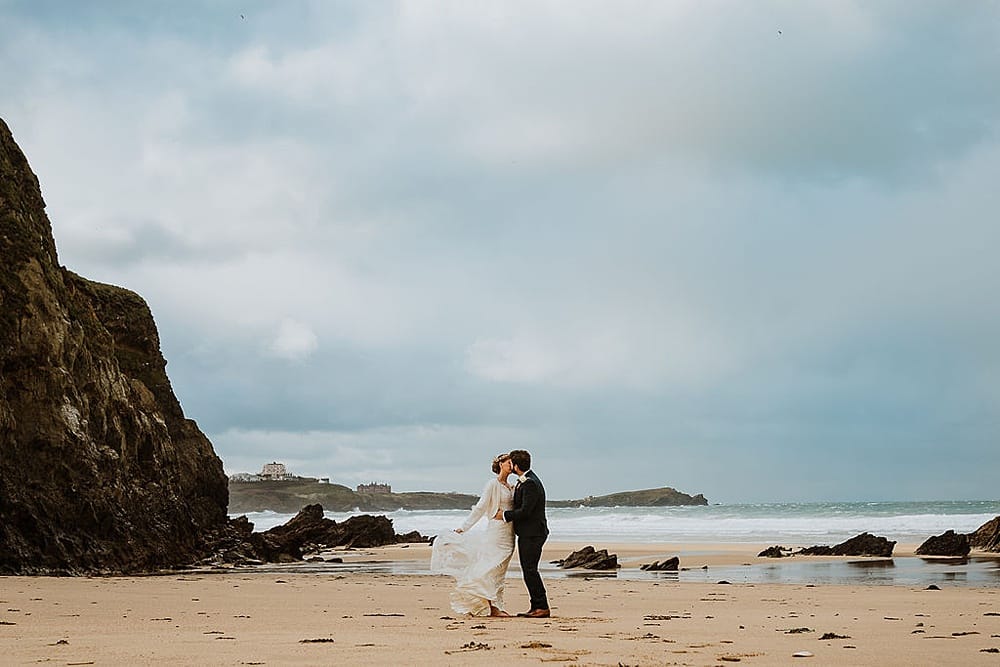 Image by <a class="text-p3" href="https://www.alexapoppeweddingphotography.com" target="_blank">Alexa Poppe Photography</a>.