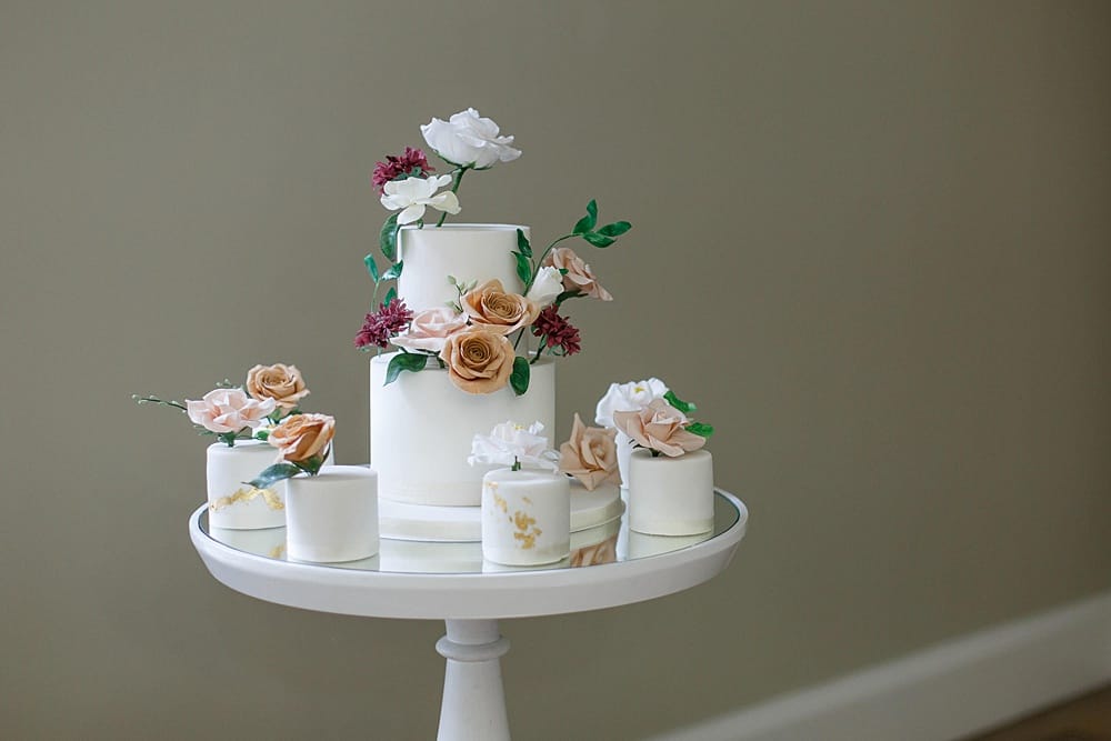 Image by <a class="text-p3" href="http://helenwarner.co.uk" target="_blank">Helen Warner Photography</a>.