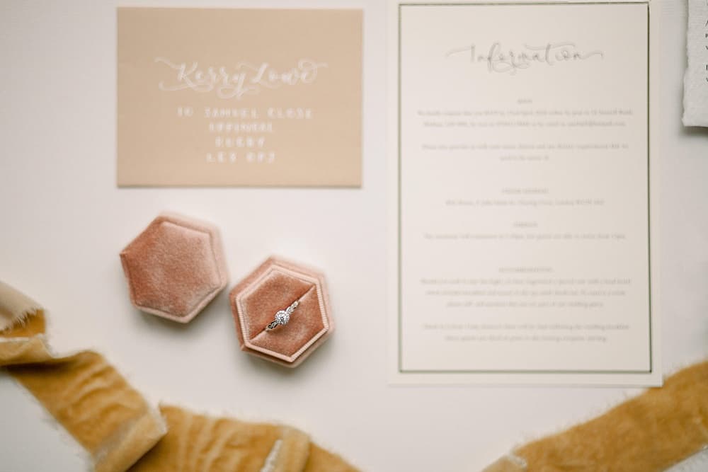 Image by <a class="text-p3" href="http://helenwarner.co.uk" target="_blank">Helen Warner Photography</a>.