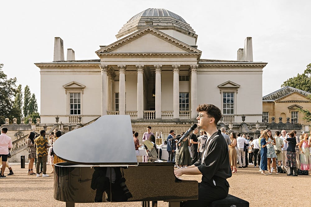 Image by <a class="text-p3" href="http://www.rorylindsay.co.uk" target="_blank">Rory Lindsay Photography</a>.