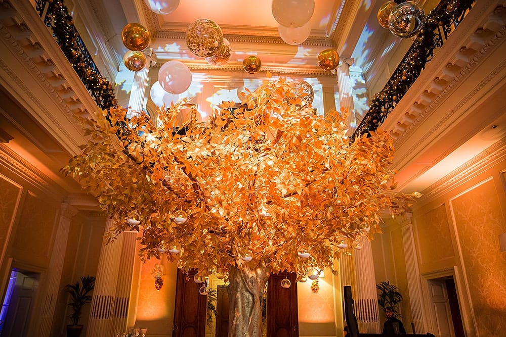 Image by <a class="text-p3" href="http://kerrymorgan.com" target="_blank">Kerry Morgan</a>.