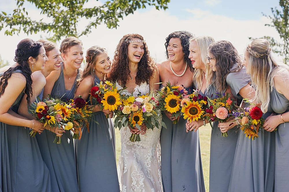 Image by <a class="text-p3" href="http://helloromancephotography.com" target="_blank">Hello Romance Photography</a>.