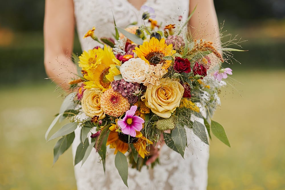 Image by <a class="text-p3" href="http://helloromancephotography.com" target="_blank">Hello Romance Photography</a>.