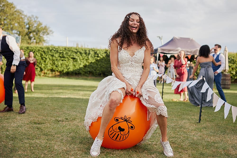 Image by <a class="text-p3" href="http://helloromancephotography.com" target="_blank">Hello Romance Photography</a>.