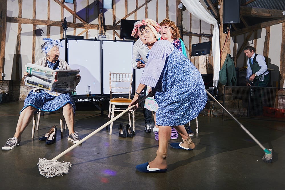 Image by <a class="text-p3" href="http://helloromancephotography.com" target="_blank">Hello Romance Photography</a>.