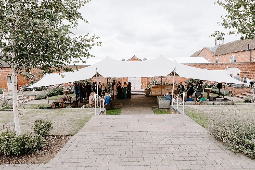 Image by <a class="text-p3" href="https://www.beckytranter.com" target="_blank">Becky Tranter Photography</a>.