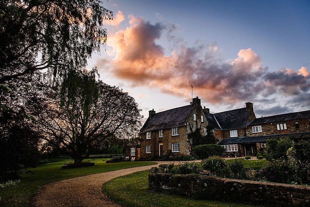 Image by <a class="text-p3" href="https://www.amaragrace.co.uk" target="_blank">Amara Grace</a>.