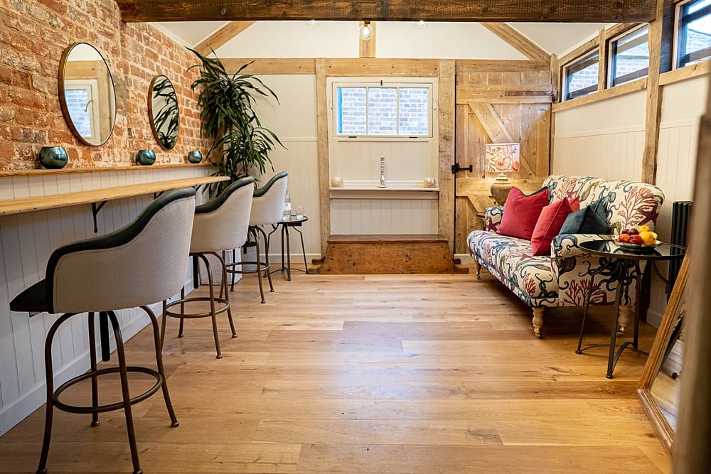 Image by <a class="text-p3" href="http://www.alextozeweddings.co.uk" target="_blank">Alex Toze Photography</a>.