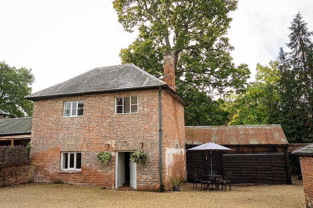 Image by <a class="text-p3" href="http://www.alextozeweddings.co.uk" target="_blank">Alex Toze Photography</a>.