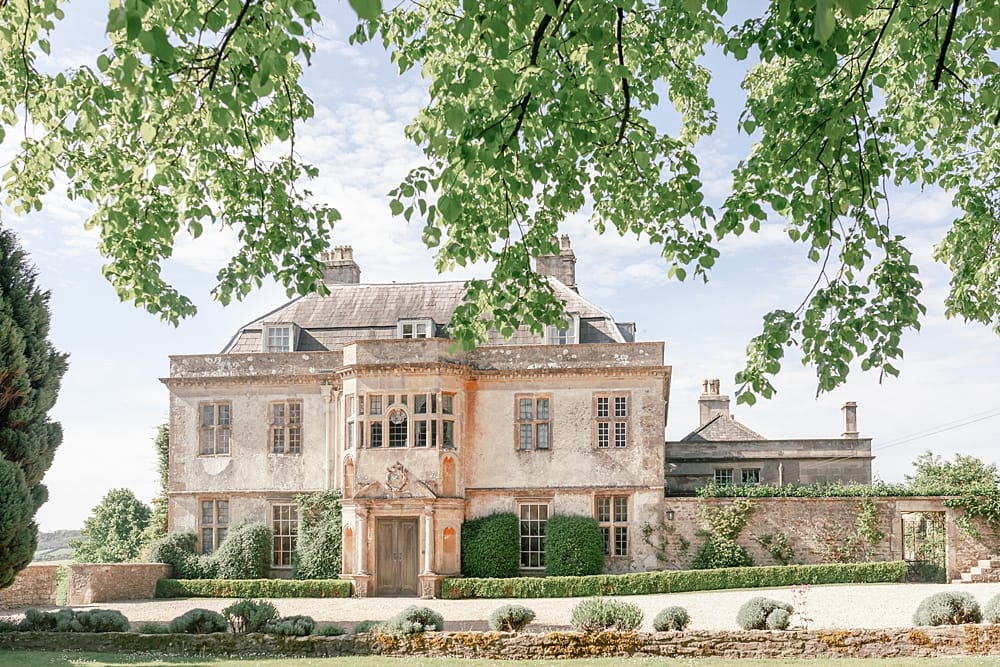 Image by <a class="text-p3" href="https://www.jenniferjanephotography.co.uk" target="_blank">Jennifer Jane Photography</a>.