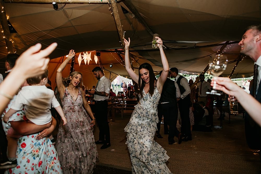 Image by <a class="text-p3" href="http://www.lightandlacephotography.co.uk" target="_blank">Light & Lace Photography</a>.