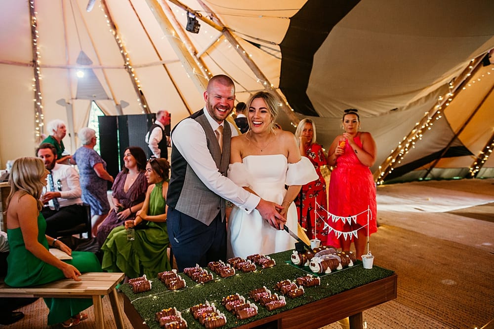 Image by <a class="text-p3" href="http://www.lightandlacephotography.co.uk" target="_blank">Light & Lace Photography</a>.