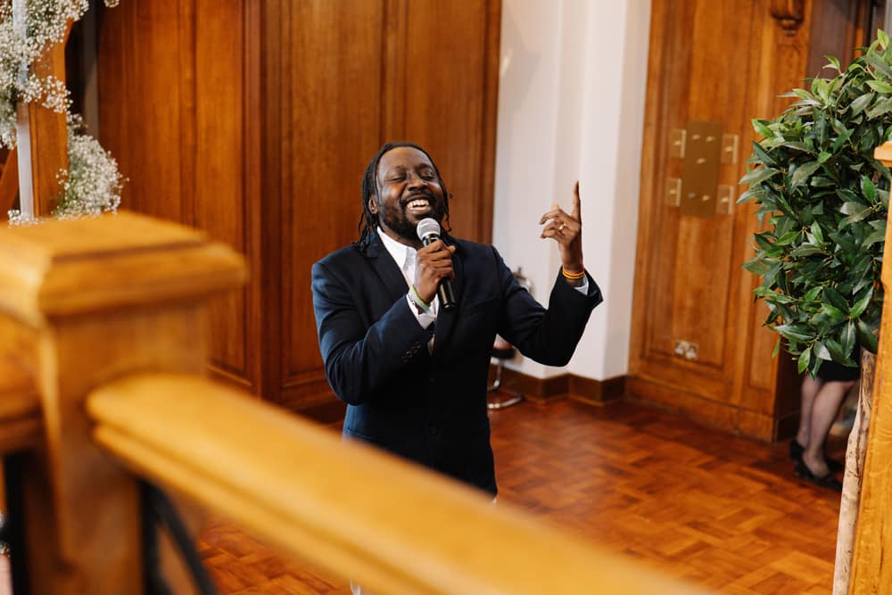 Image by <a class="text-p3" href="https://www.alinereis.co.uk" target="_blank">Aline Reis Photography</a>.