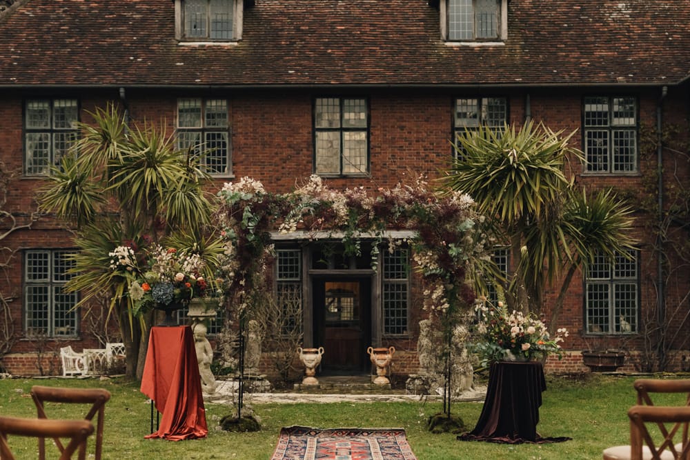 Image by <a class="text-p3" href="https://thechamberlins.co" target="_blank">The Chamberlins</a>.