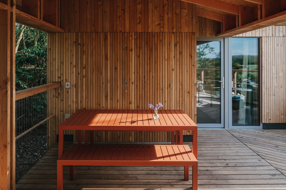 Image by <a class="text-p3" href="http://brettcharlesphotography.co.uk" target="_blank">Brett Charles Photography</a>.