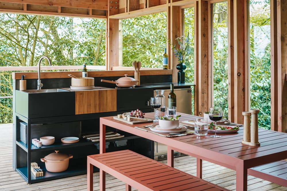 Image by <a class="text-p3" href="http://brettcharlesphotography.co.uk" target="_blank">Brett Charles Photography</a>.