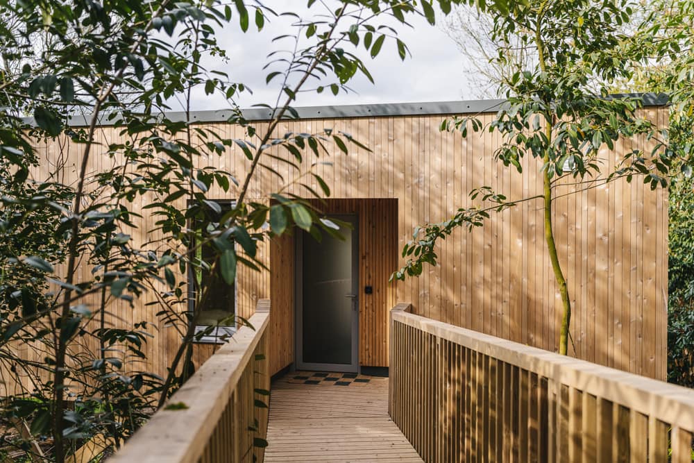 Image by <a class="text-p3" href="http://brettcharlesphotography.co.uk" target="_blank">Brett Charles Photography</a>.