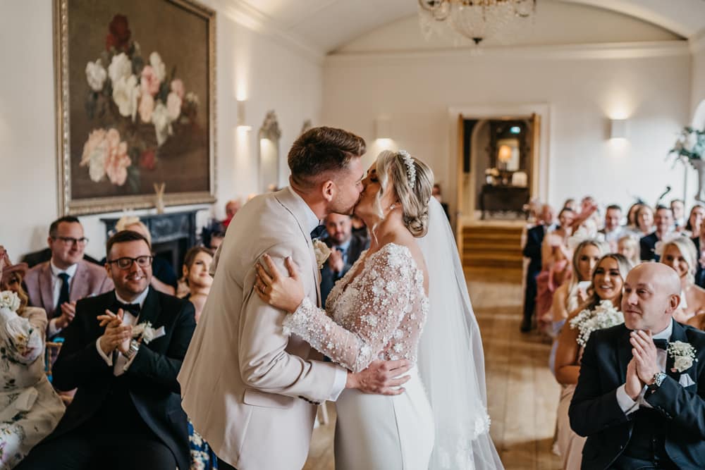 Image by <a class="text-p3" href="http://www.boyntonweddingphotography.co.uk" target="_blank">David Boynton Photography</a>.