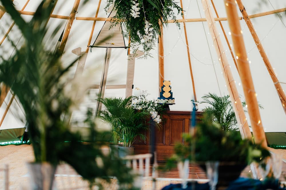 Image by <a class="text-p3" href="https://lunaweddings.co.uk" target="_blank">Luna Wedding Photography</a>.