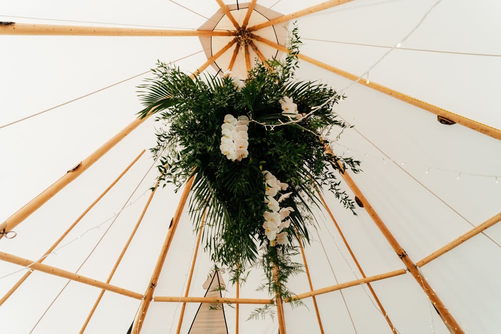 Image by <a class="text-p3" href="https://lunaweddings.co.uk" target="_blank">Luna Wedding Photography</a>.