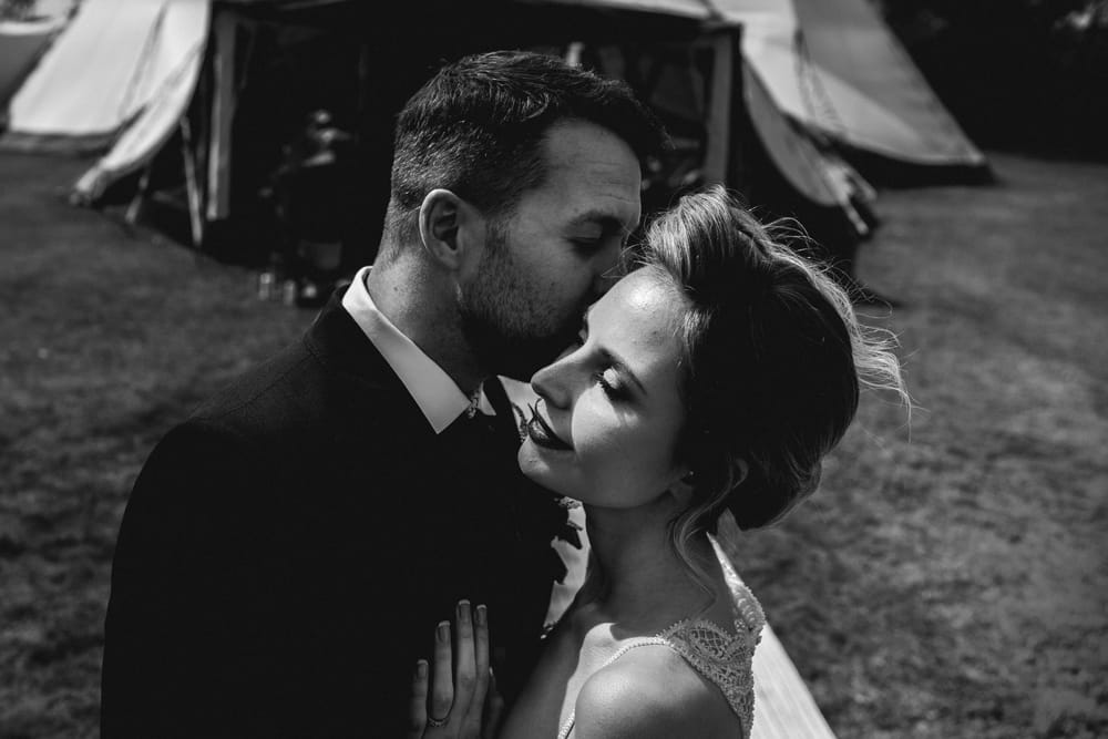 Image by <a class="text-p3" href="https://lunaweddings.co.uk" target="_blank">Luna Wedding Photography</a>.