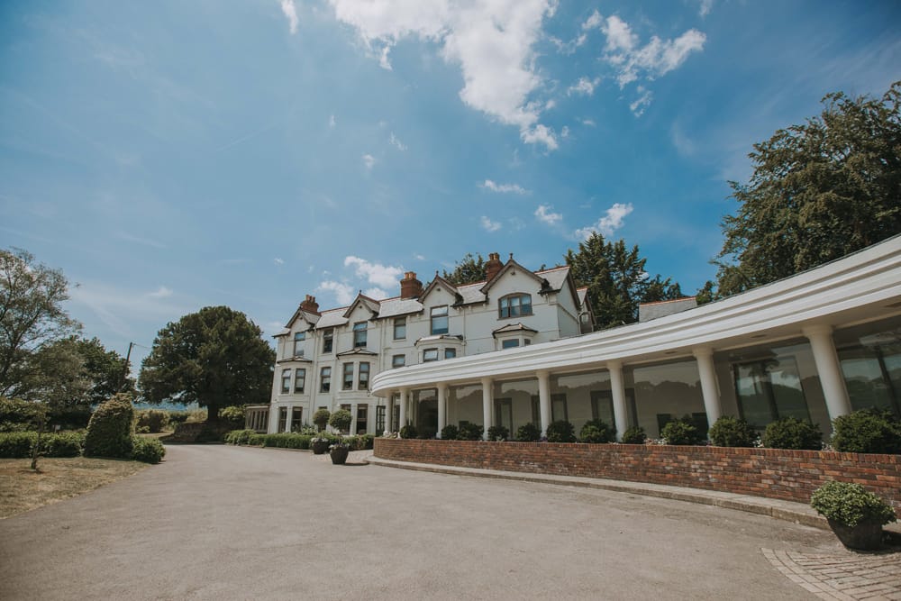 Image by <a class="text-p3" href="https://nickifelthamphotography.com/" target="_blank">Nicki Lyall Photography</a>.