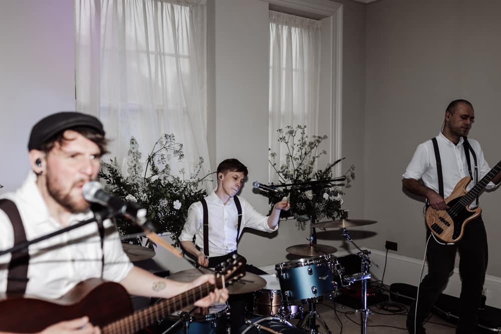 Image by <a class="text-p3" href="https://www.oliviaamyphotography.com" target="_blank">Olivia Amy Photography</a>.