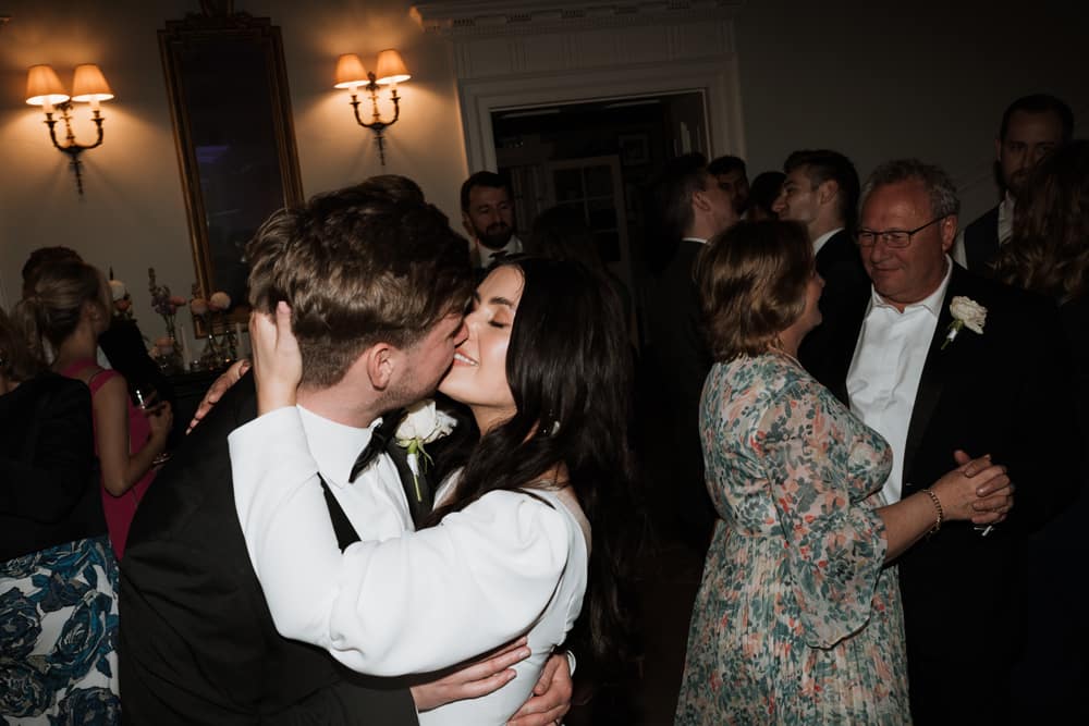 Image by <a class="text-p3" href="https://www.fayewildephotography.com" target="_blank">Faye Wilde Photography</a>.