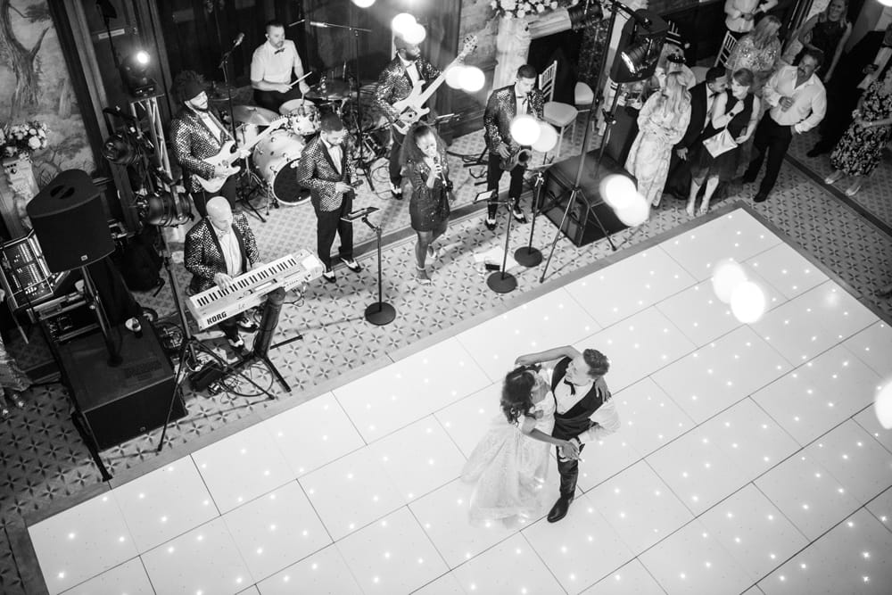 Image by <a class="text-p3" href="http://christinasarah.com" target="_blank">Christina Sarah Photography</a>.