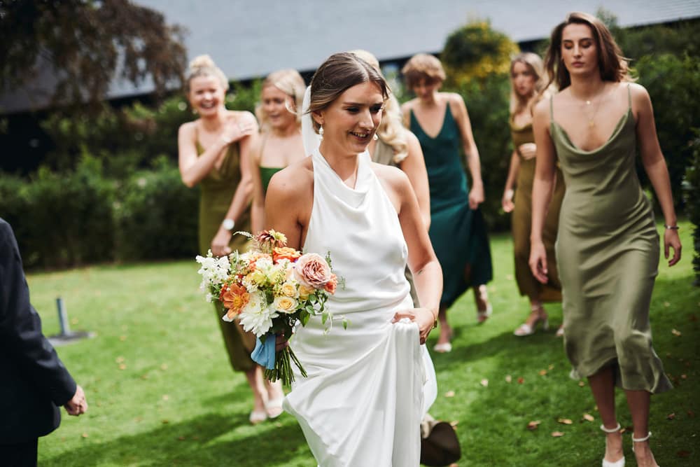 Image by <a class="text-p3" href="https://www.leoweddings.com" target="_blank">Leo Weddings</a>.