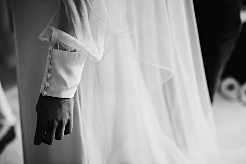 Image by <a class="text-p3" href="https://www.leoweddings.com" target="_blank">Leo Weddings</a>.