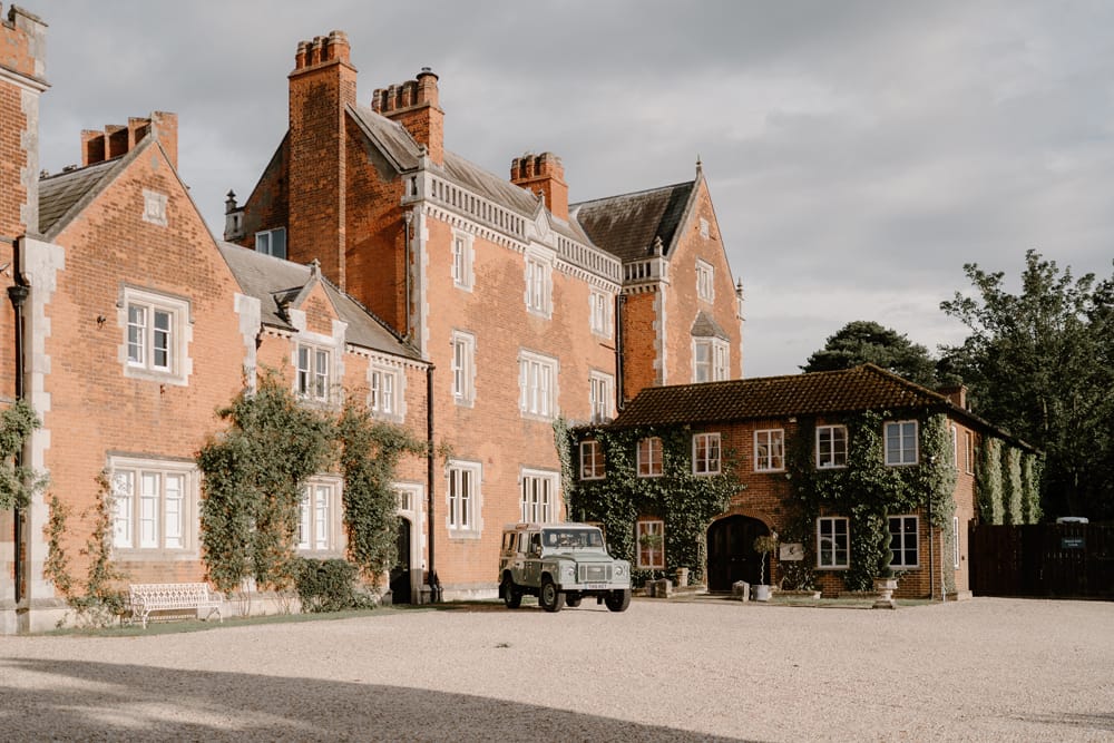 Image by <a class="text-p3" href="https://www.danilouisephotography.com/" target="_blank">Dani Louise Photography</a>.