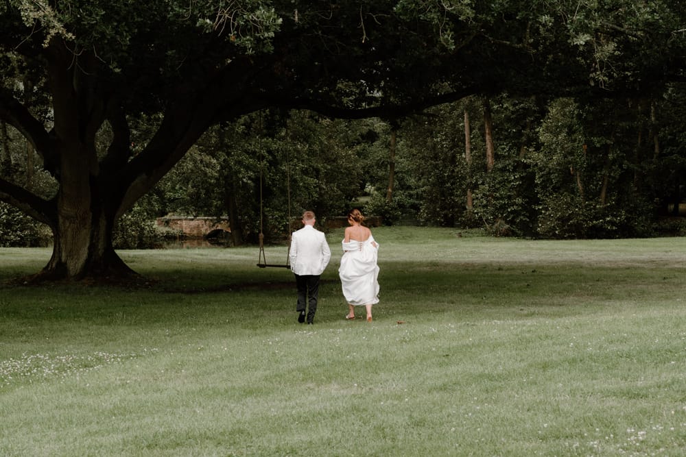 Image by <a class="text-p3" href="https://www.danilouisephotography.com/" target="_blank">Dani Louise Photography</a>.