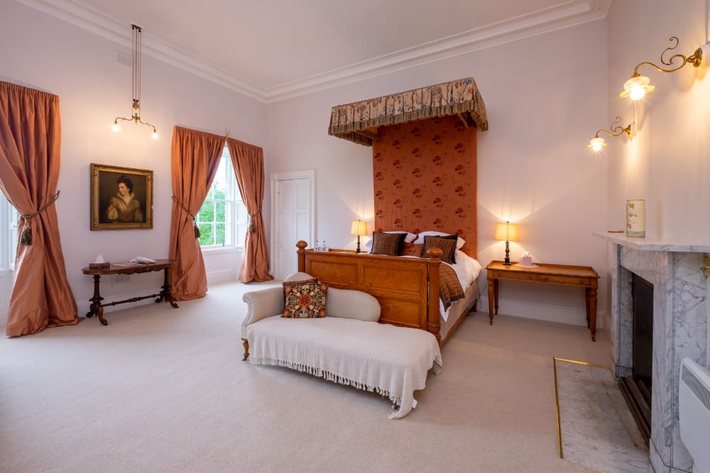 Image by <a class="text-p3" href="https://www.grahamdargie.co.uk" target="_blank">Graham Dargie Photography</a>.