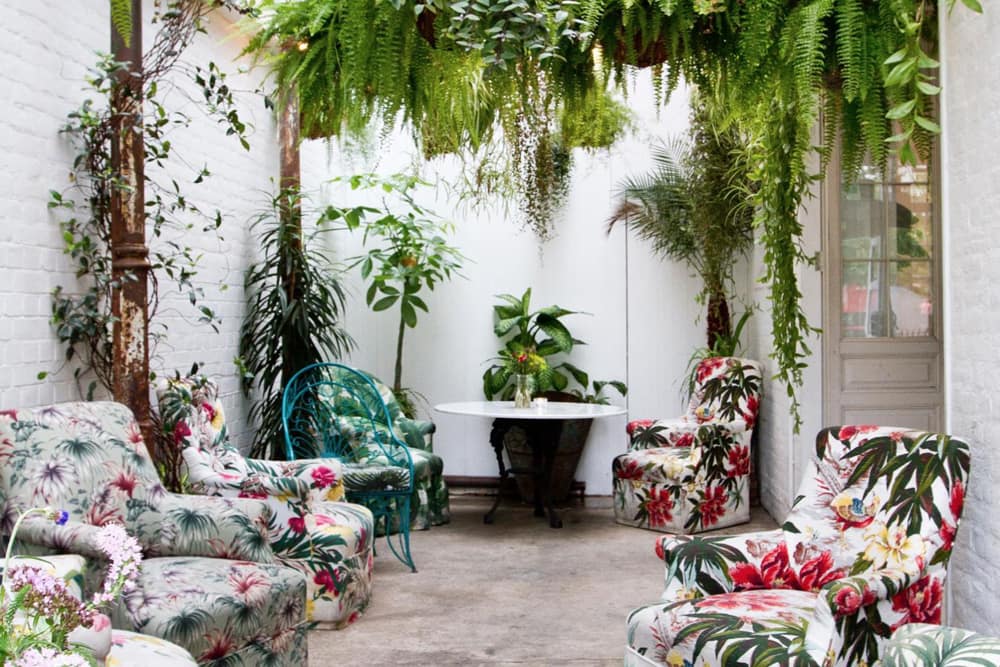 Image by <a class="text-p3" href="https://www.hansonleatherbyweddings.com" target="_blank">Hanson Leatherby Weddings</a>.