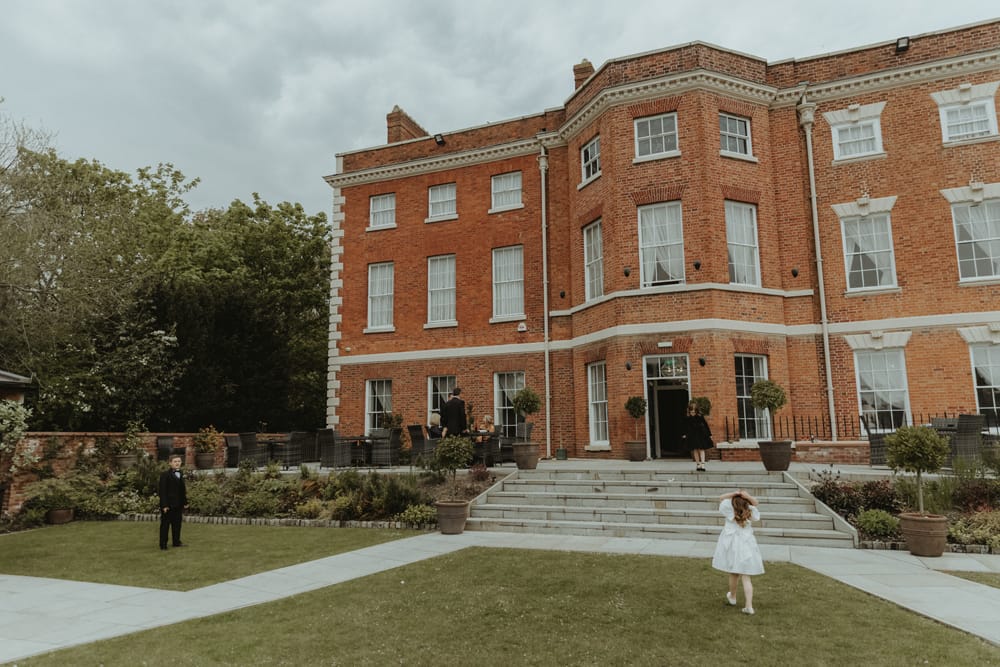 Image by <a class="text-p3" href="https://www.chelseyphotography.co.uk" target="_blank">Chelsey Photography</a>.