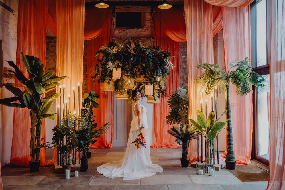 Image by <a class="text-p3" href="https://www.auroragrey.co.uk" target="_blank">Aurora Grey Photography</a>.