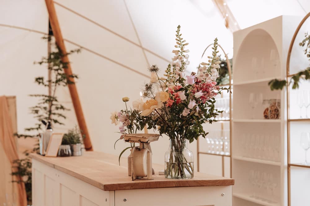 Image by <a class="text-p3" href="https://www.ivyhousephotography.co.uk" target="_blank">Ivyhouse Photography</a>.