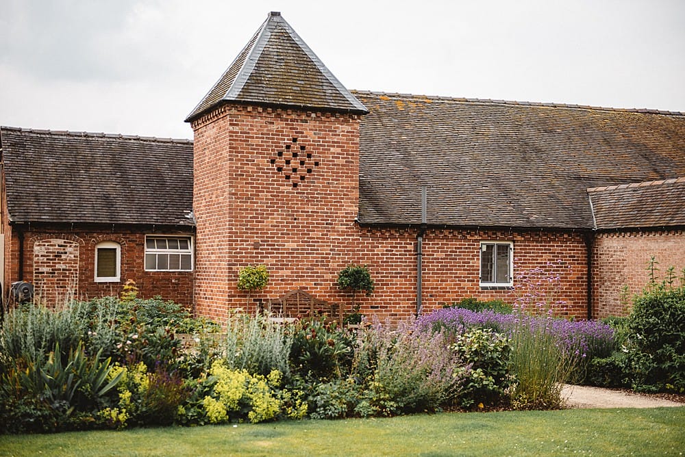 Image by <a class="text-p3" href="https://divinedayphotography.com" target="_blank">Divine Day Photography</a>.