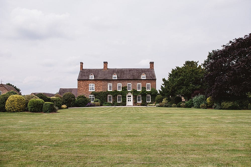 Image by <a class="text-p3" href="https://divinedayphotography.com" target="_blank">Divine Day Photography</a>.