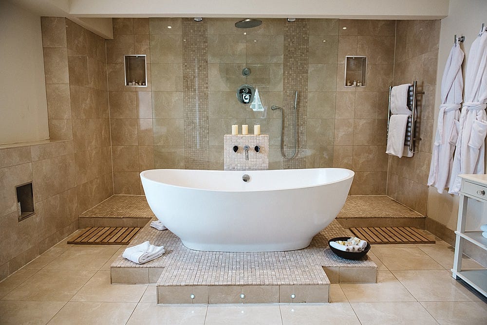 Image by <a class="text-p3" href="https://divinedayphotography.com" target="_blank">Divine Day Photography</a>.