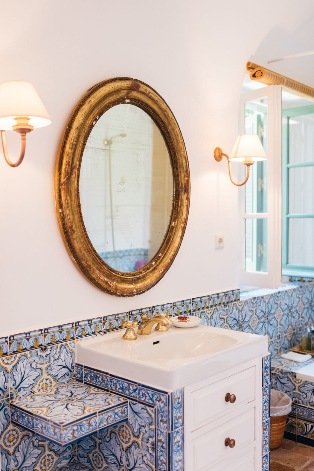 Image by <a class="text-p3" href="http://agatajensen.com" target="_blank">Agata Jensen</a>.