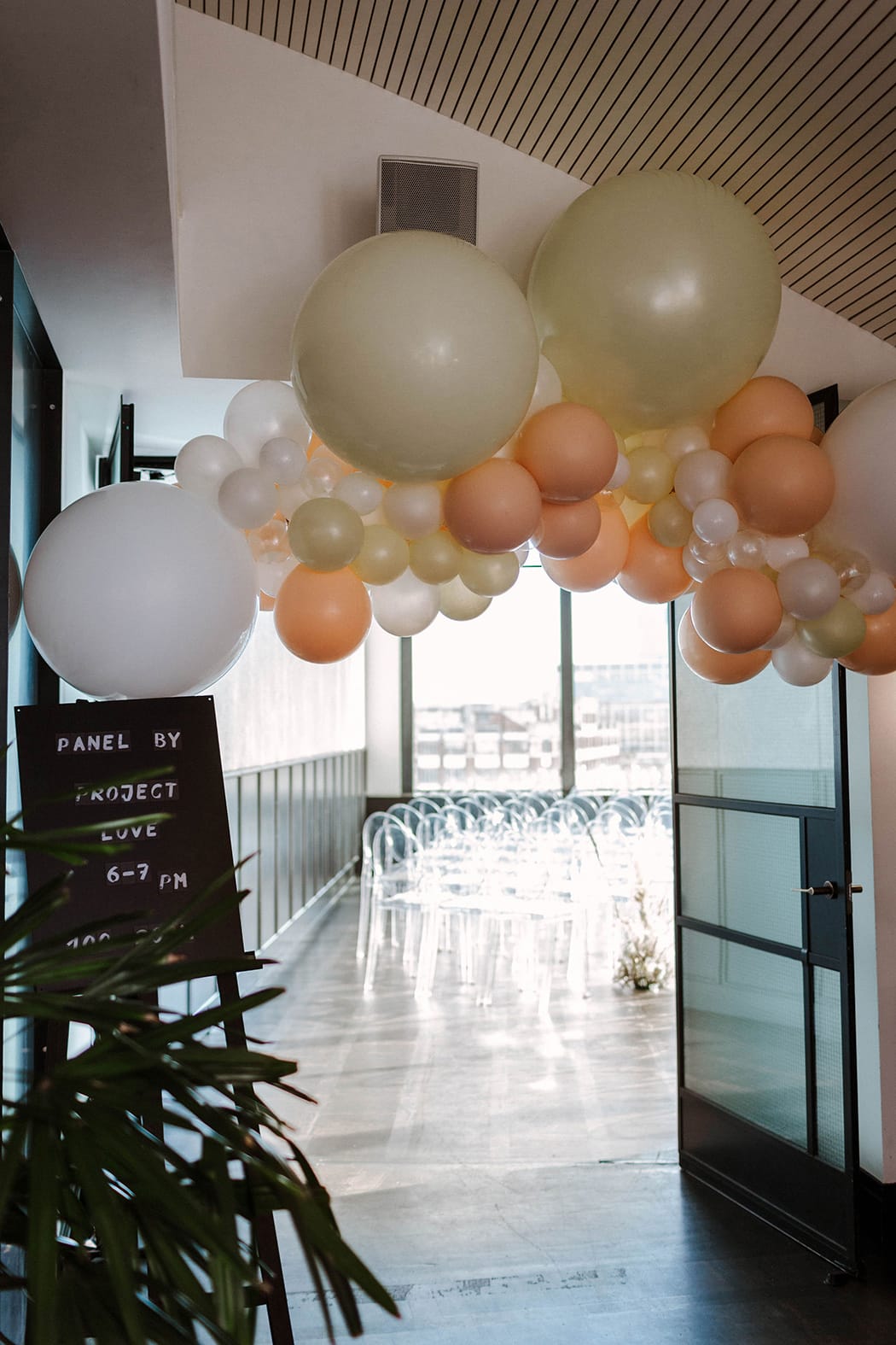 Image by <a class="text-p3" href="https://www.thecurries.co" target="_blank">The Curries</a>.