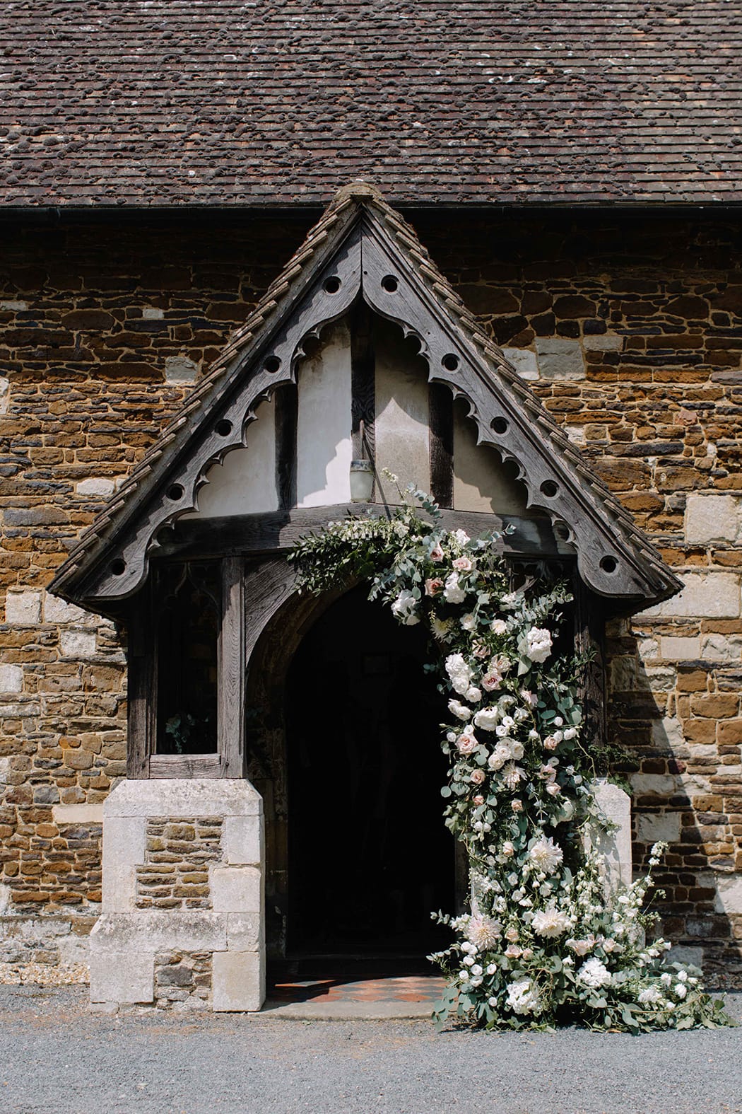 Image by <a class="text-p3" href="http://www.rebeccagoddardphotography.com" target="_blank">Rebecca Goddard Photography</a> | Planning by <a class="text-p3" href="http://www.katrinaotterweddings.co.uk" target="_blank">Katrina Otter Weddings</a>.