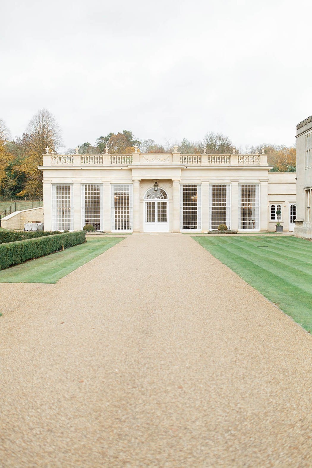 Image by <a class="text-p3" href="http://www.whitestagweddings.com" target="_blank">White Stag Wedding Photography</a>.