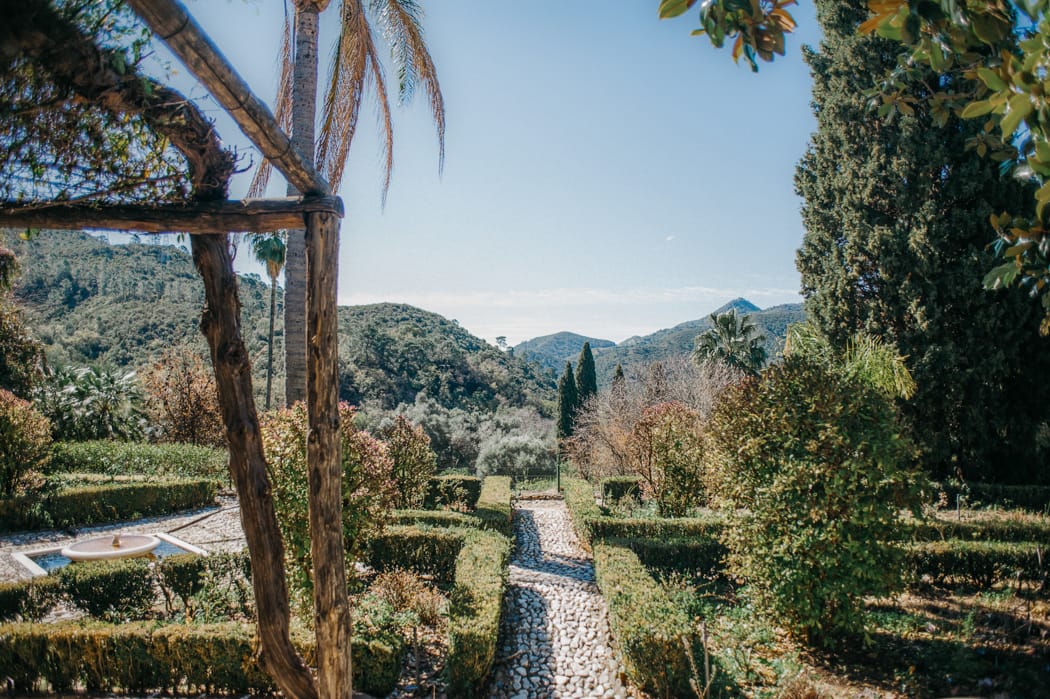 Image by <a class="text-p3" href="http://agatajensen.com" target="_blank">Agata Jensen</a>.