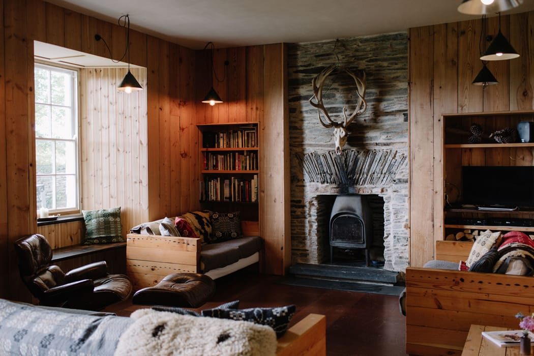 Image by <a class="text-p3" href="http://www.rebeccagoddardphotography.com" target="_blank">Rebecca Goddard Photography</a>.