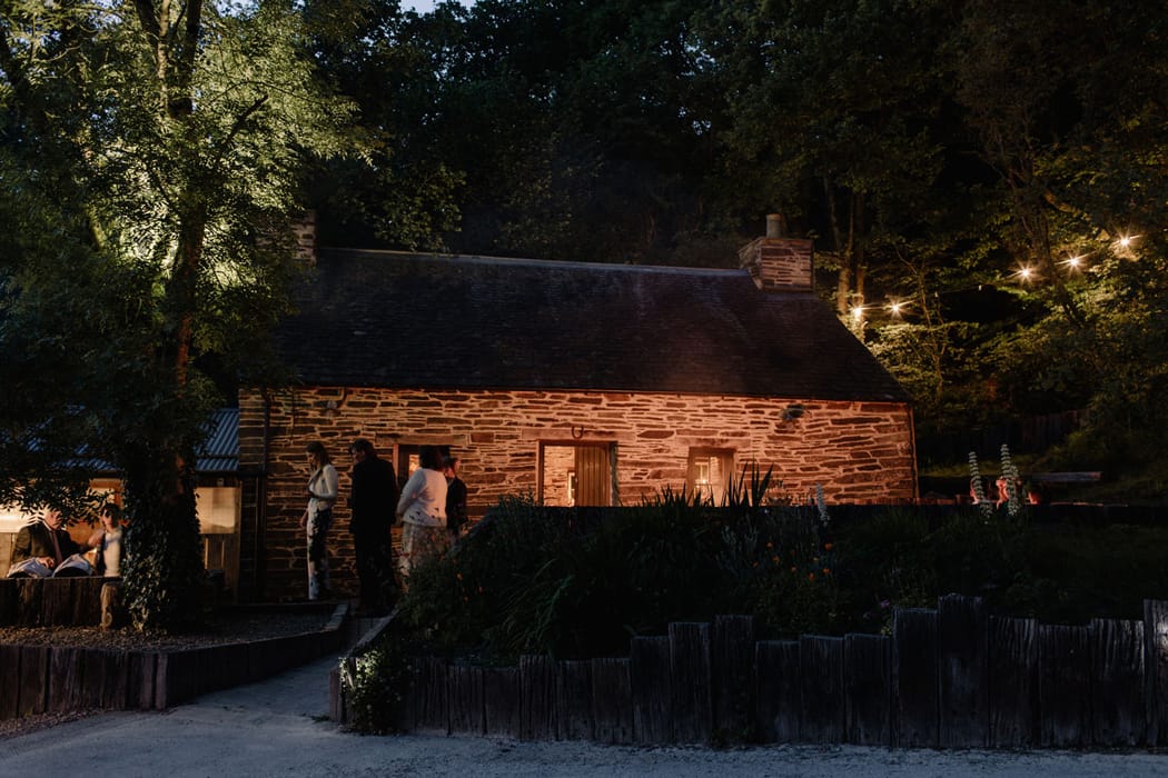 Image by <a class="text-p3" href="http://www.rebeccagoddardphotography.com" target="_blank">Rebecca Goddard Photography</a>.