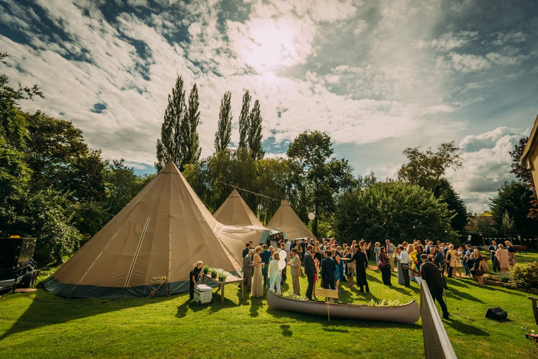 Image by <a class="text-p3" href="https://mikistudios.com" target="_blank">Miki Photography</a>.